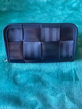 Harvey’s Classic Wallet. Denim Blue Zip Wallet - Sleek Everyday Organizer
